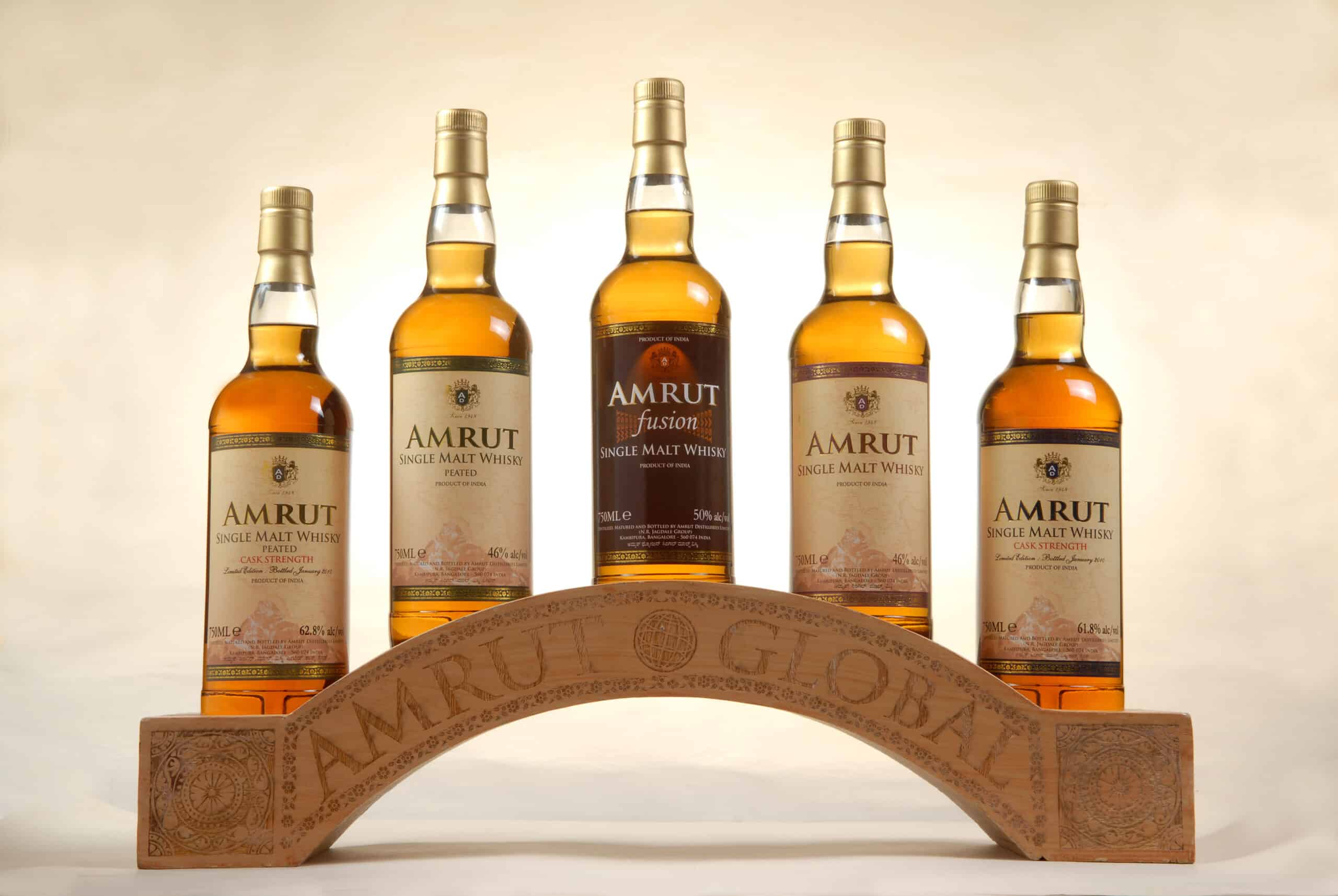 Whiskey single malt. Сингл Молт (Single Malt). Виски Амрут. Amrut виски. Виски Молт.